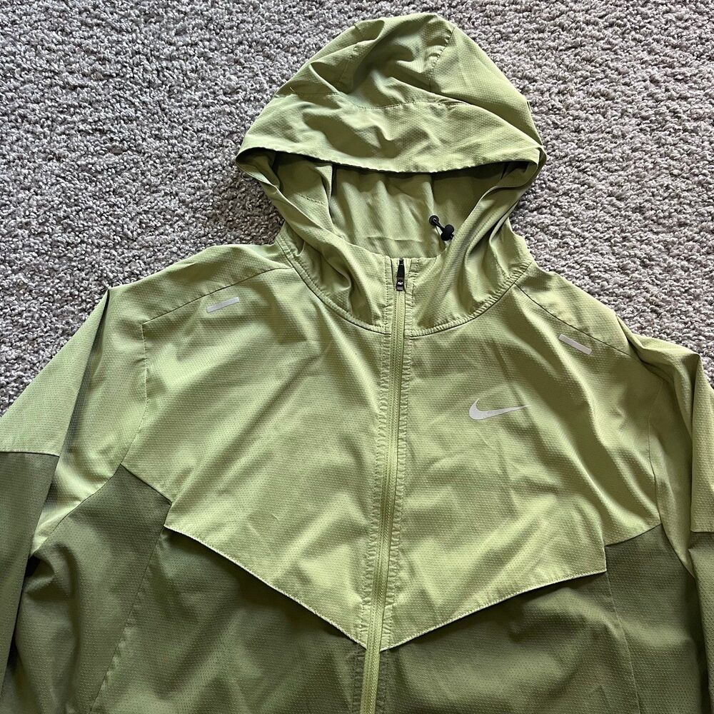 Nike Windrunner Repel Packable Running Jacket Oli… - image 2
